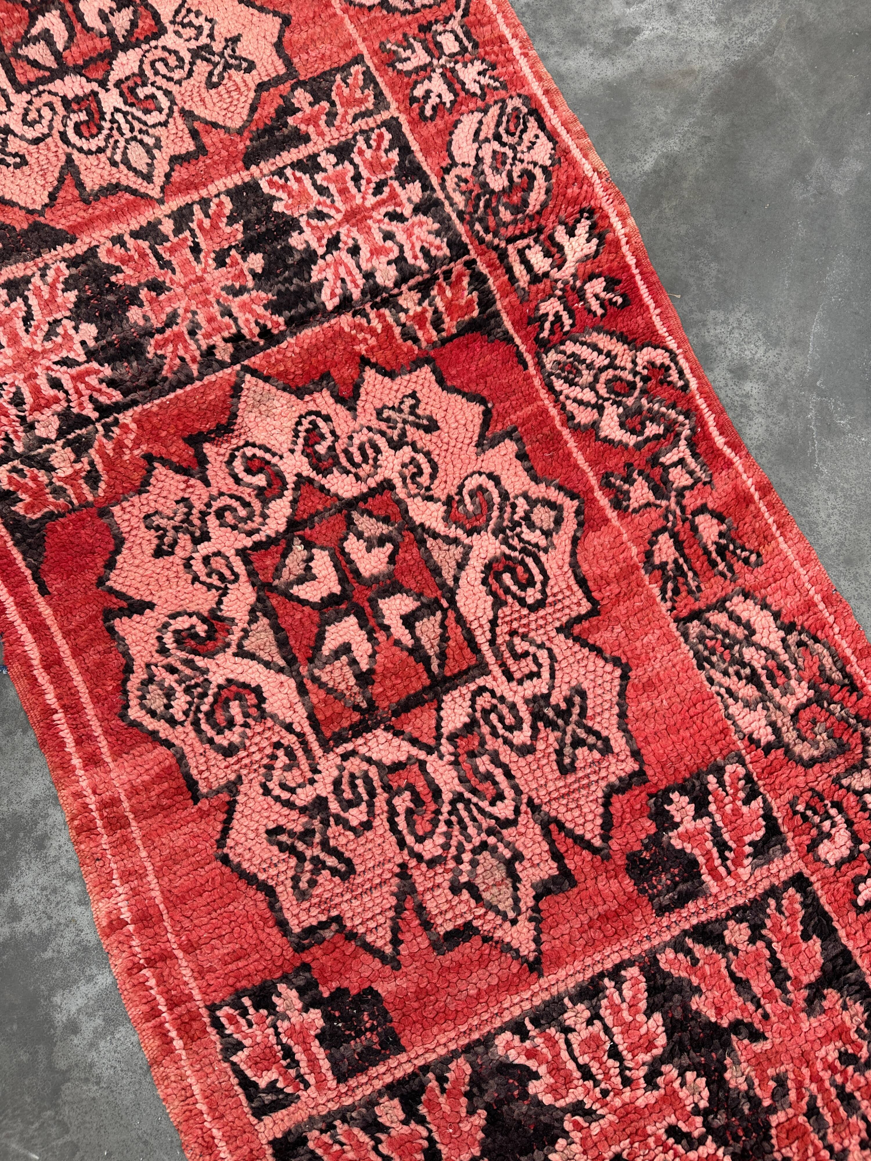 Moroccan carpet boujad red - 85 x 200 cm