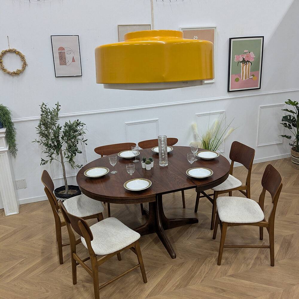 Vintage yellow suspension