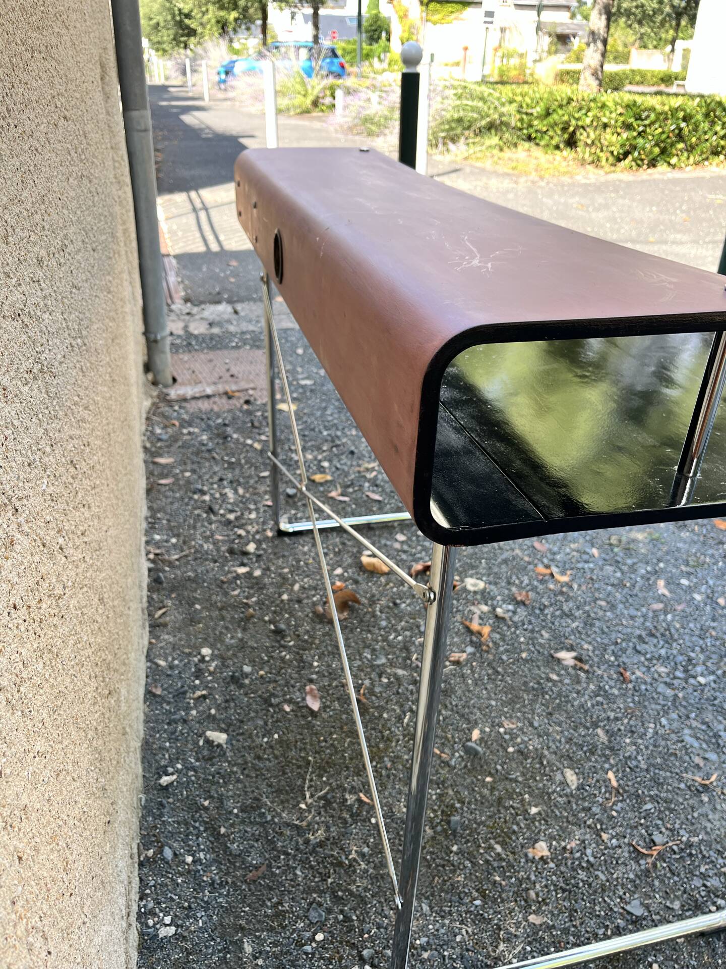 Bauhaus style desk