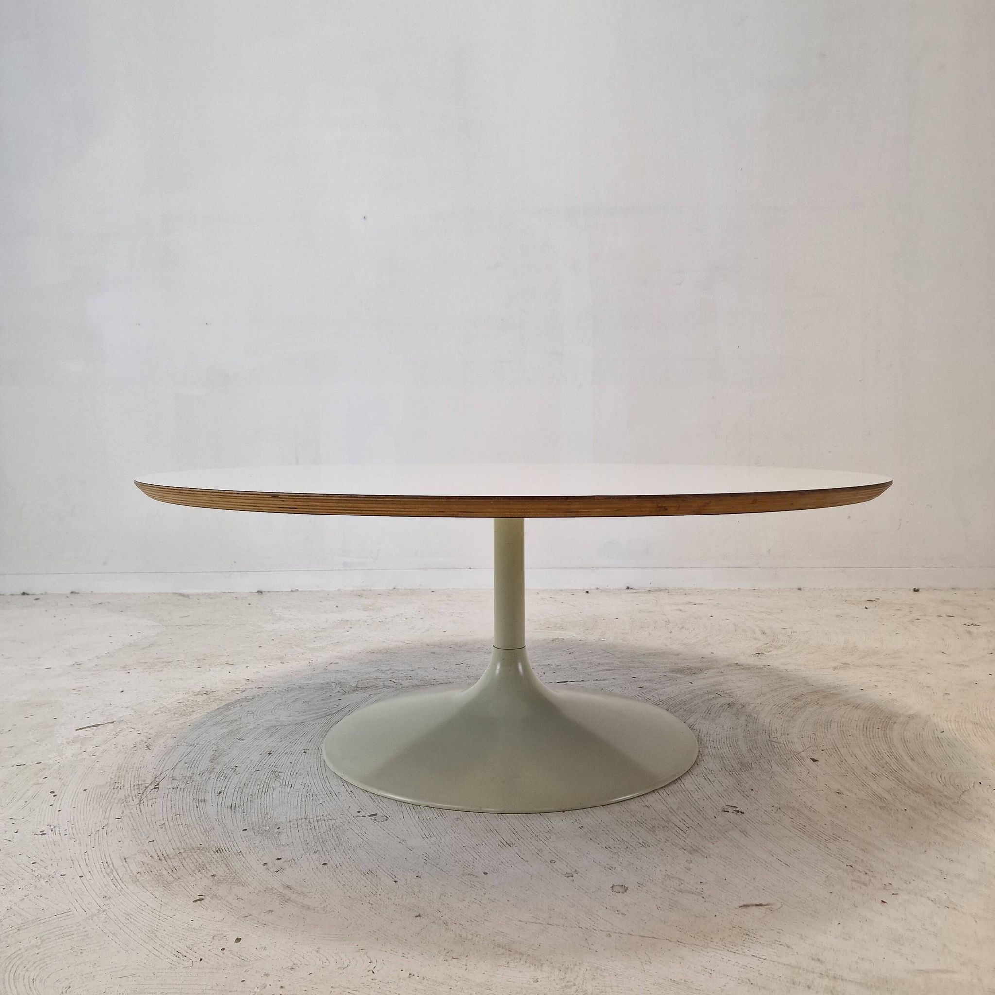 “Circle” Coffee Table by Pierre Paulin for Artifort, 1970s