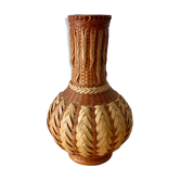 Vase braided natural fibers