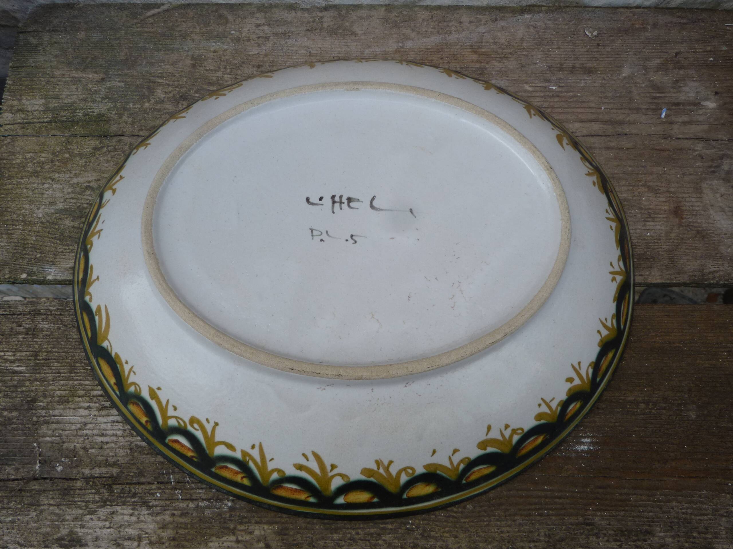 Large hollow ceramic dish from Quimper design L'Helguen André Keraluc