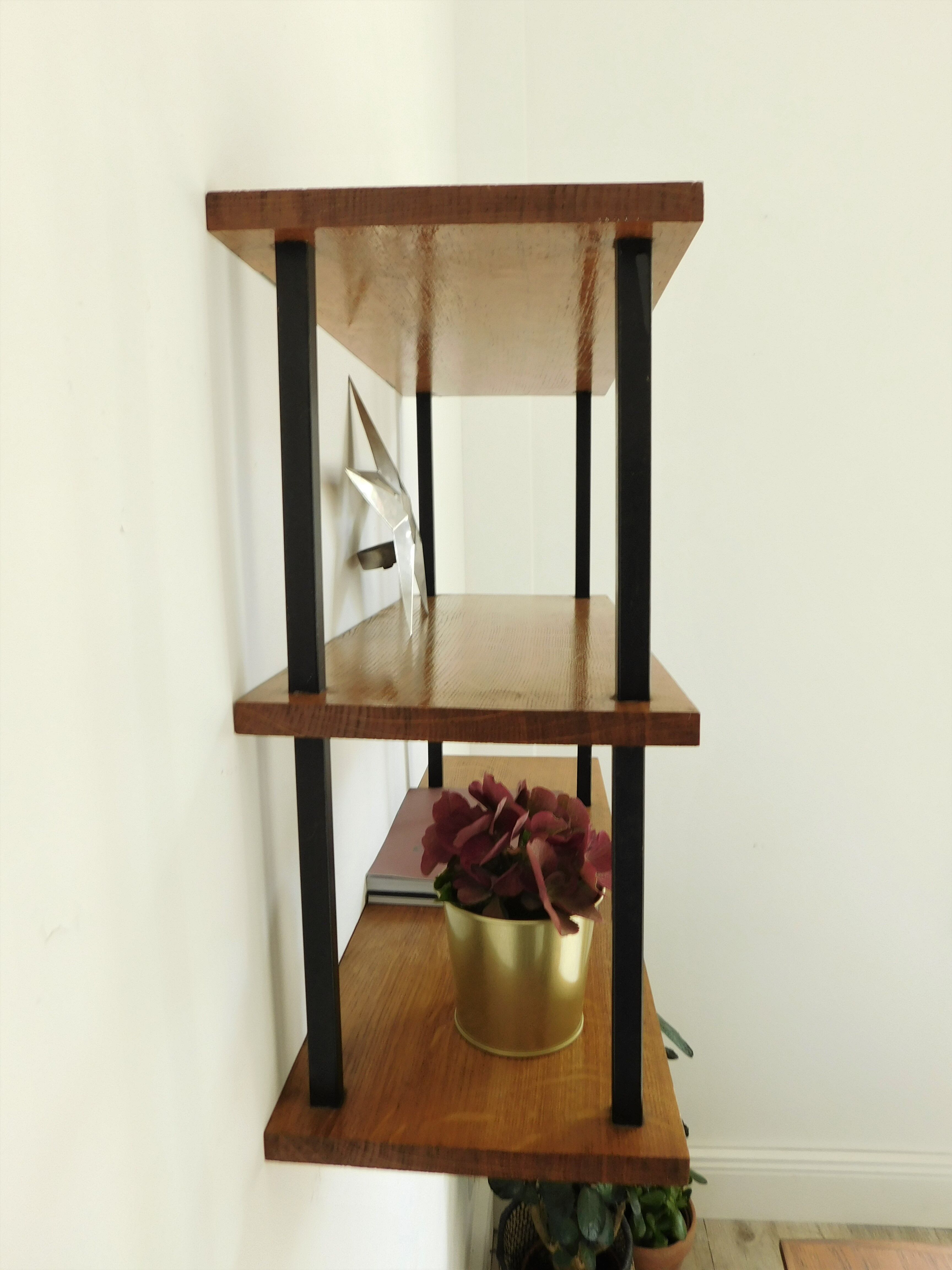 Etagère vintage asymétrique en hêtre massif