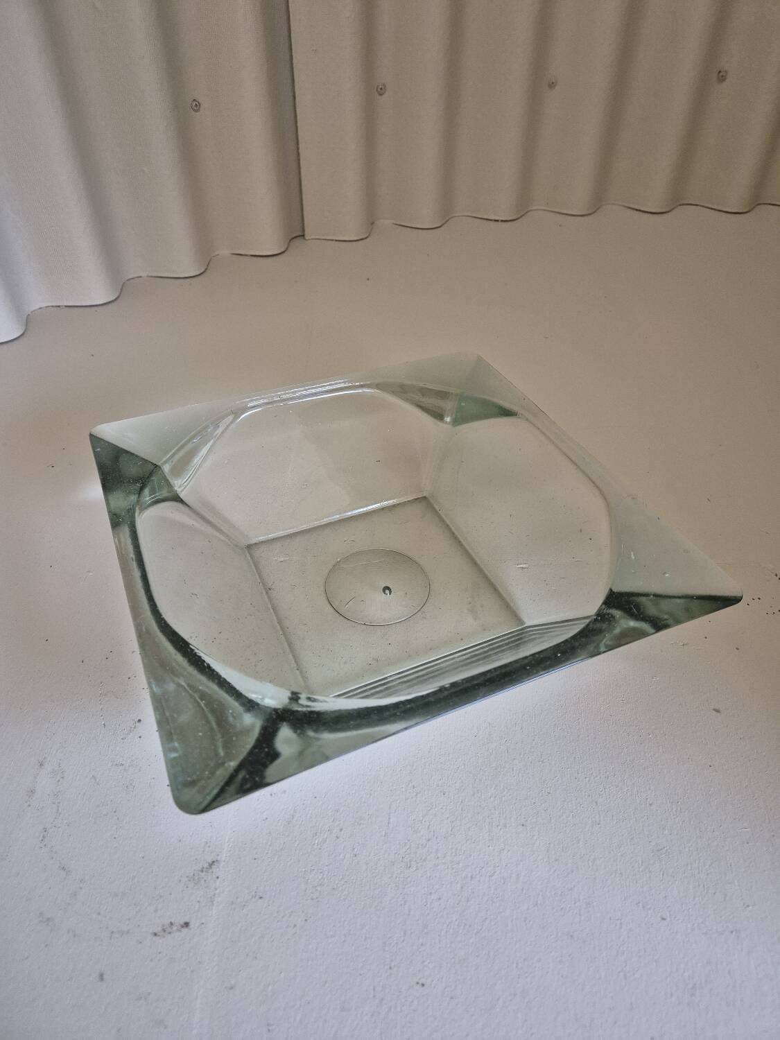 Coupe à fruits en verre pressé