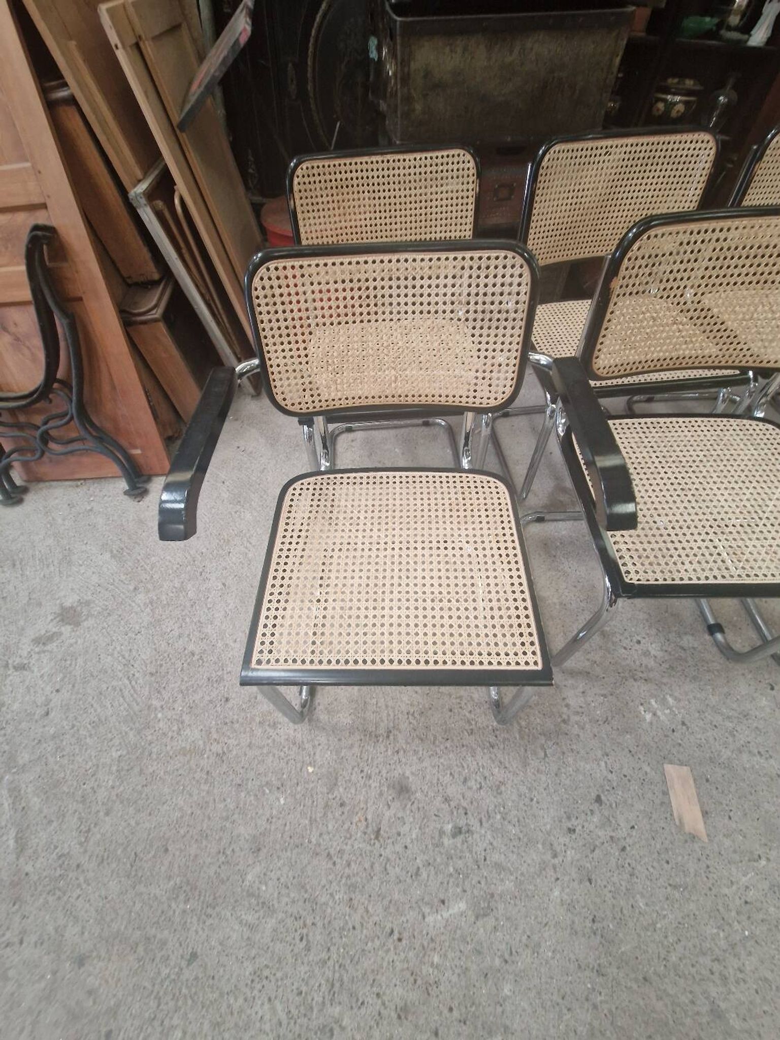 12 chaises cesca par Marcel Breuer