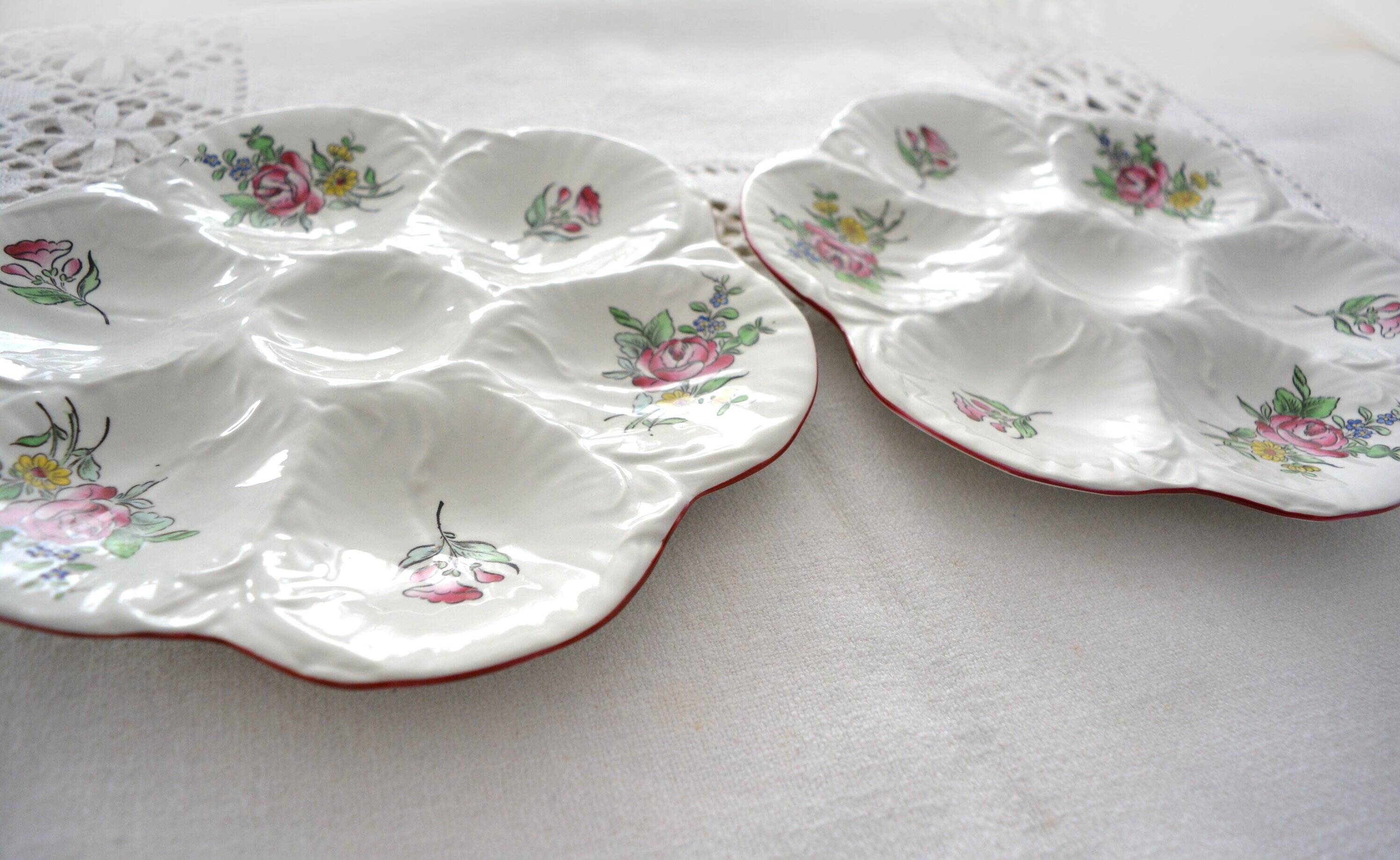 Pair of oyster plates, ceramic, flowers