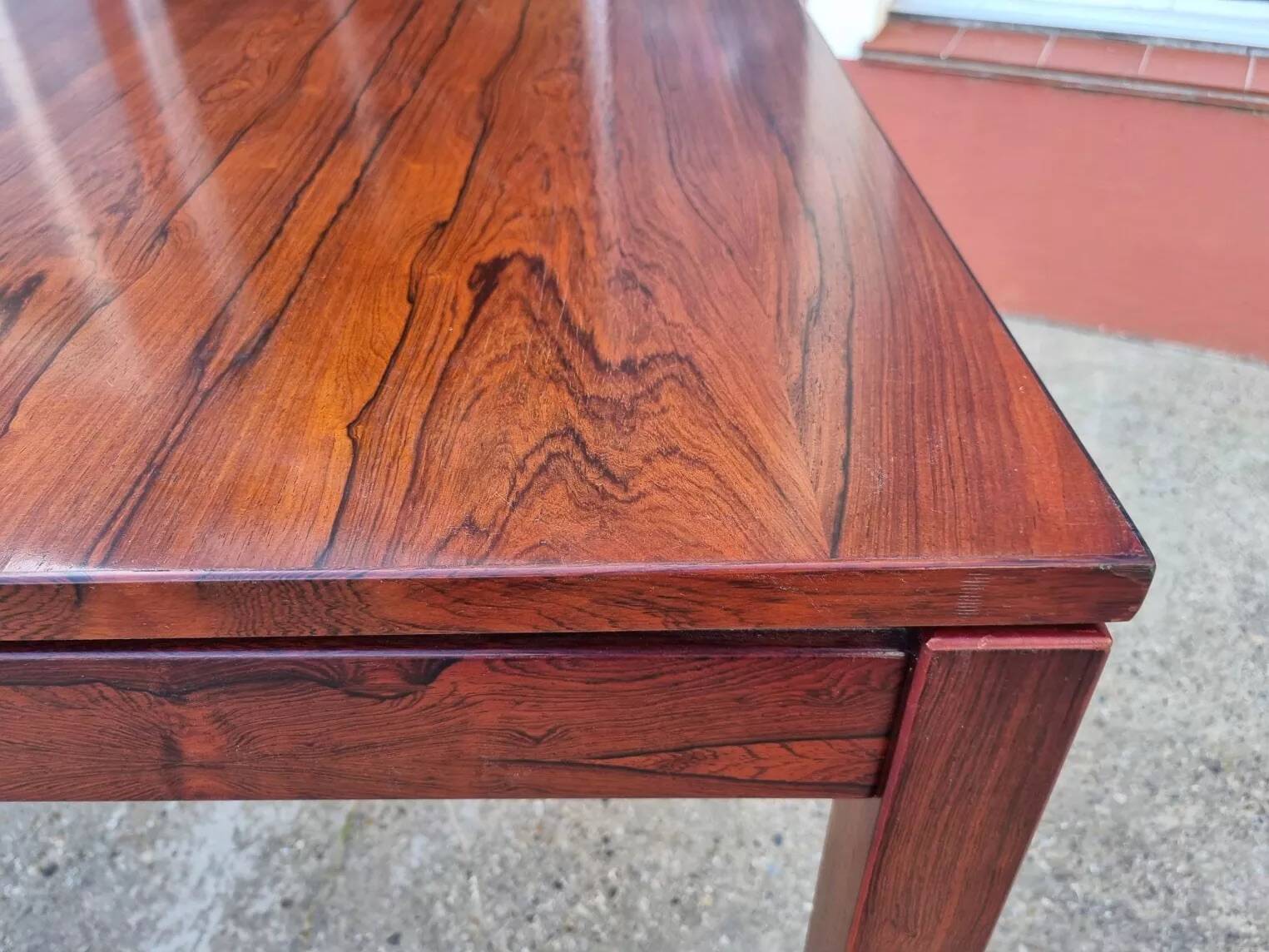 Scandinavian table in rosewood - 1960 design