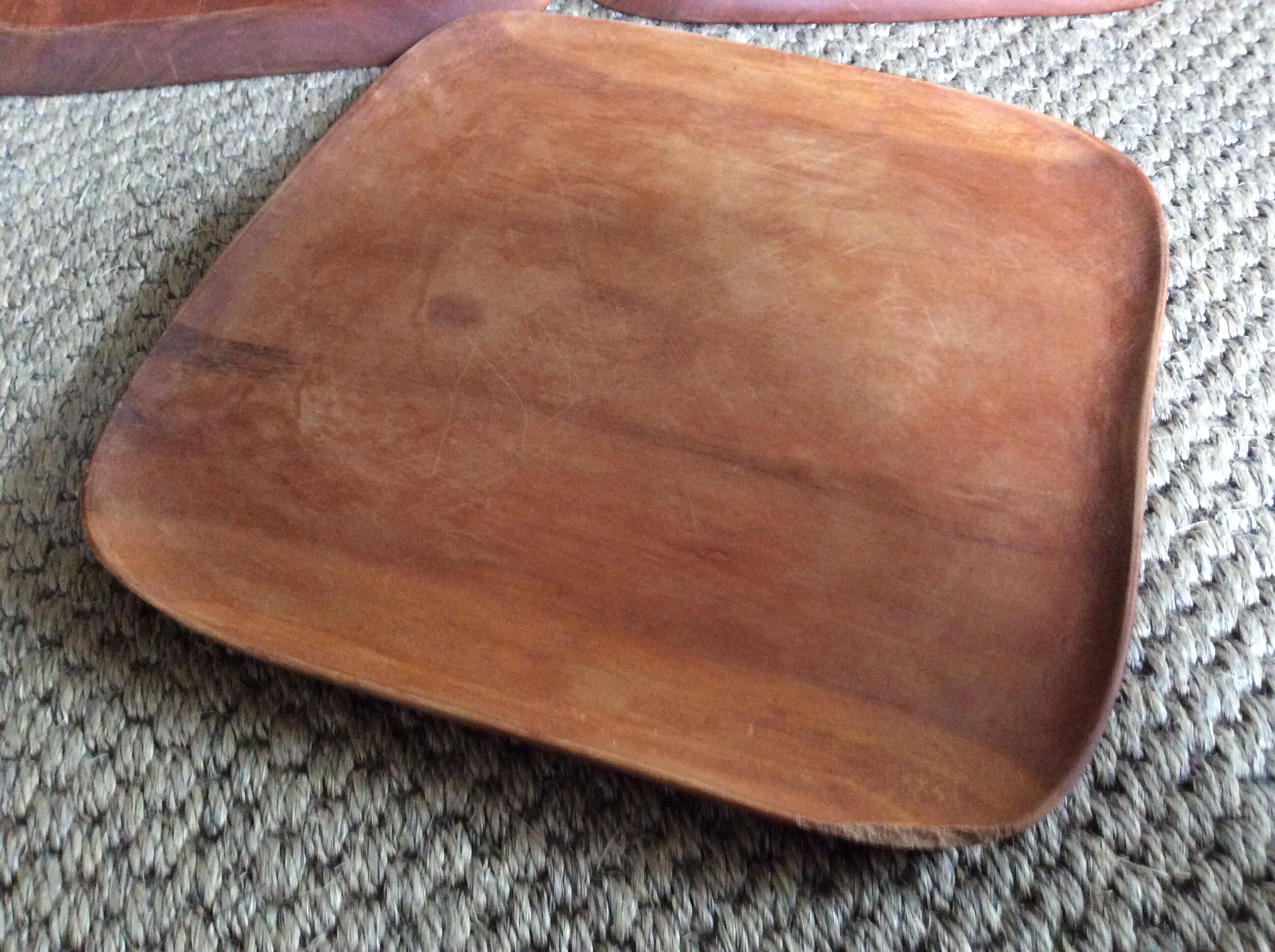 Set of 8 wooden plates