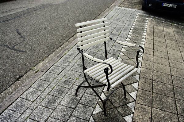 Fauteuil de jardin pliant vintage en fer forgé 1930