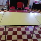 Table in formica