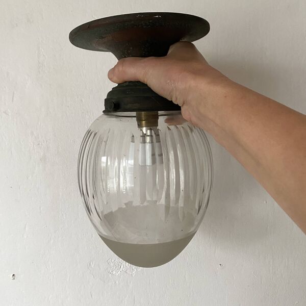 Plafonnier ancien  verre moulé ,  début XXe
