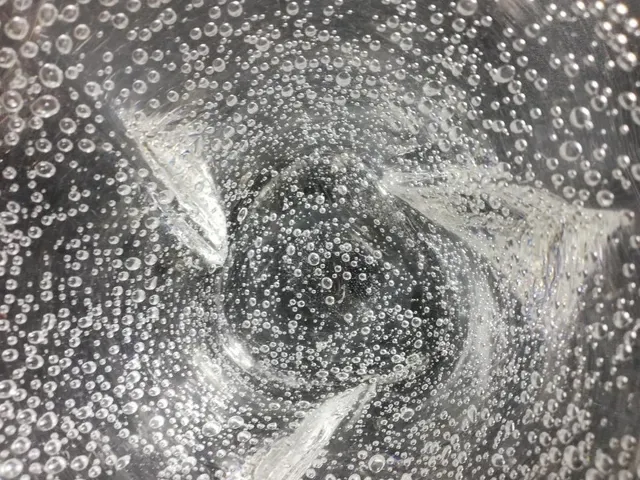 Vase en verre bullé Daum