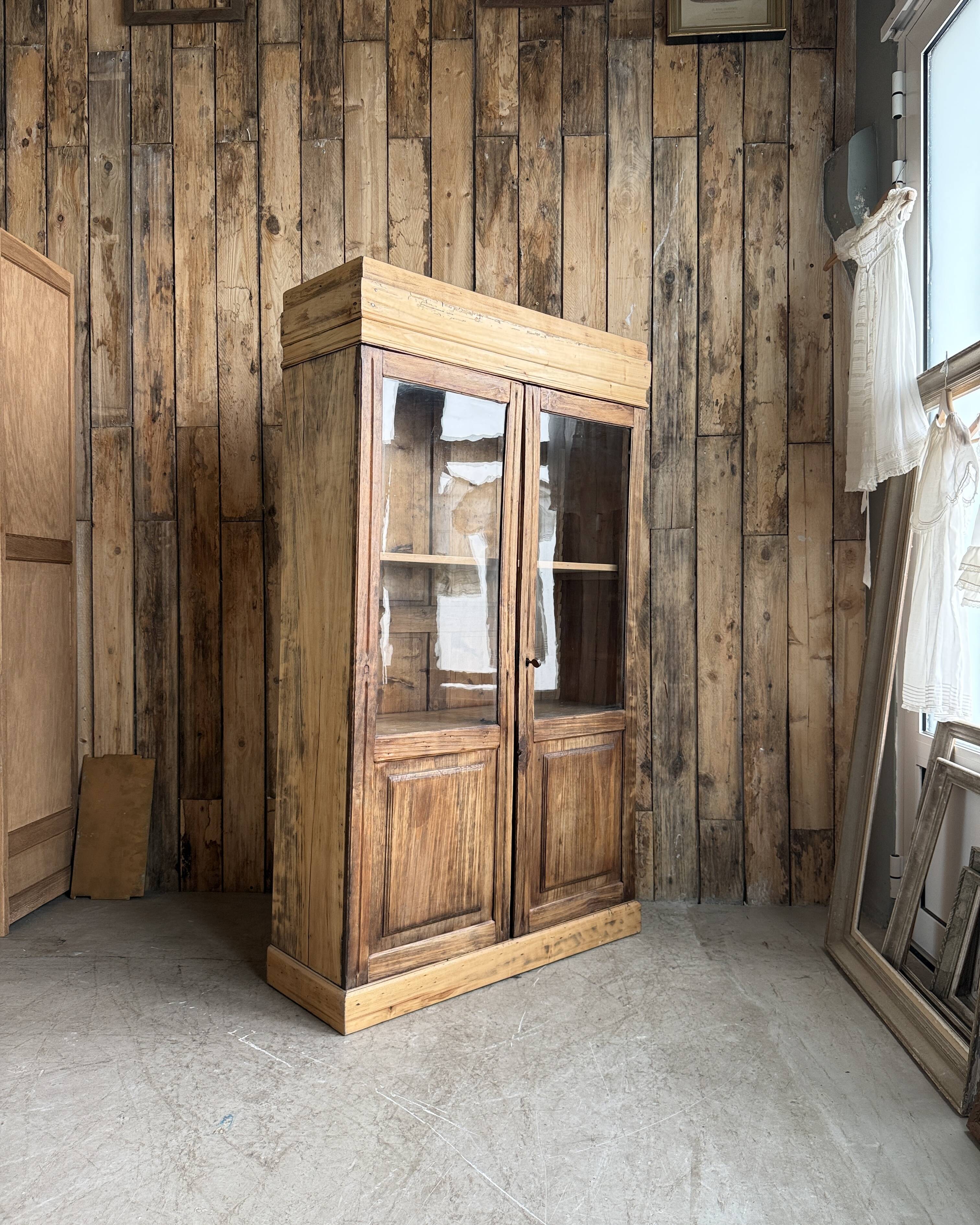 Petite vitrine ancienne en pin (restaurée)