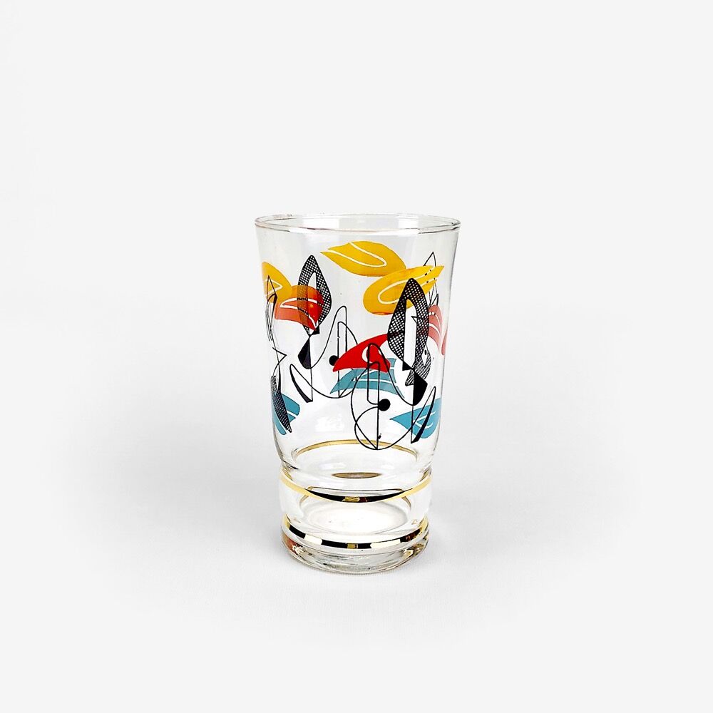 Service at orangeade Mid-Century abstract décor