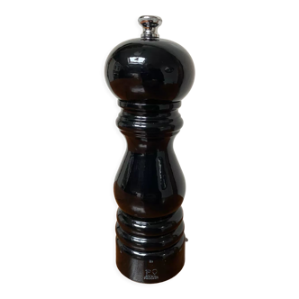 Pepper mill