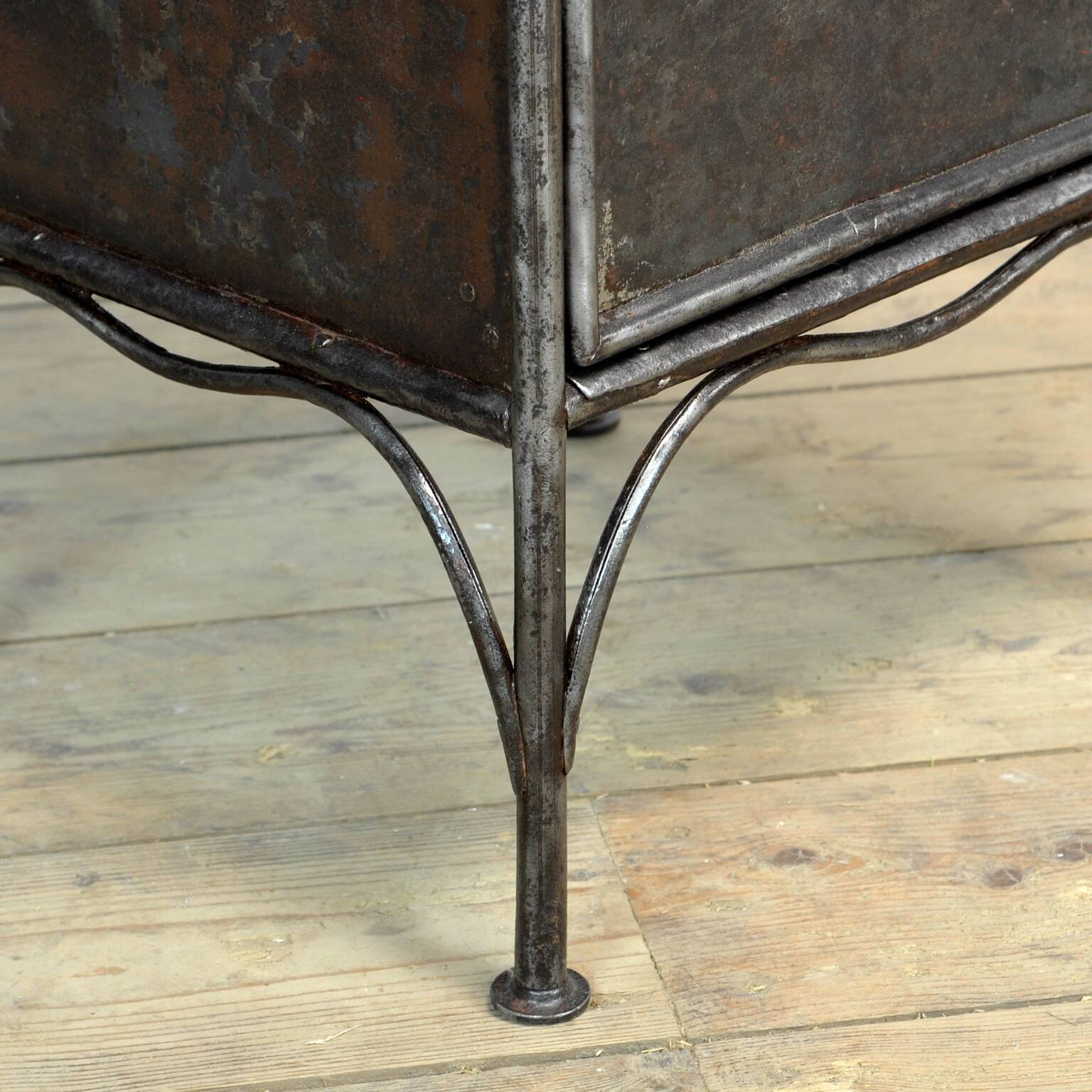 Table de Chevet en Fer, 1920s