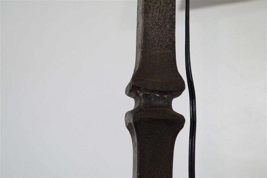 Hammered iron floor lamp in the style of Marolles