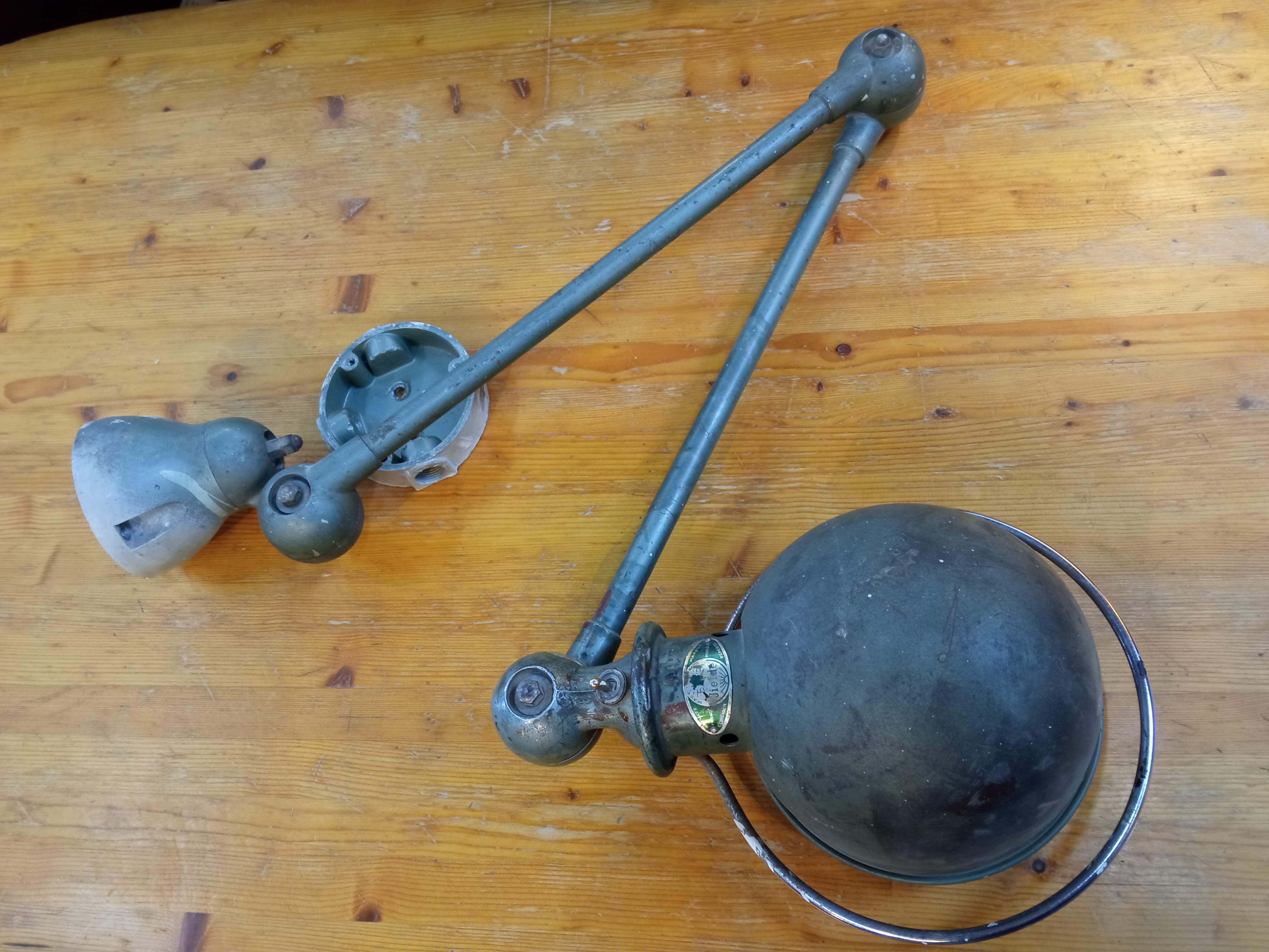 JLD articulated industrial lamp