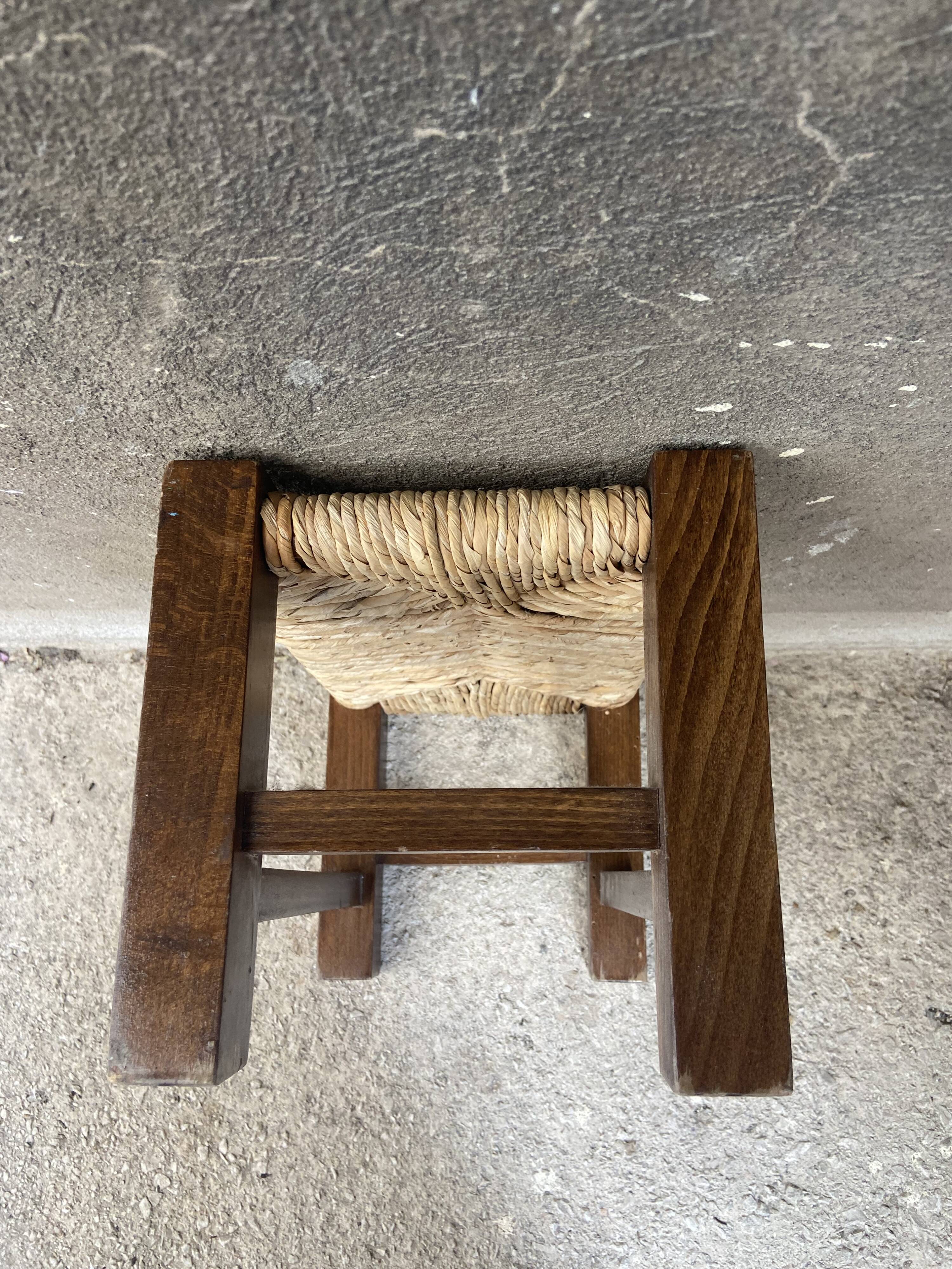 Beech and straw footrest