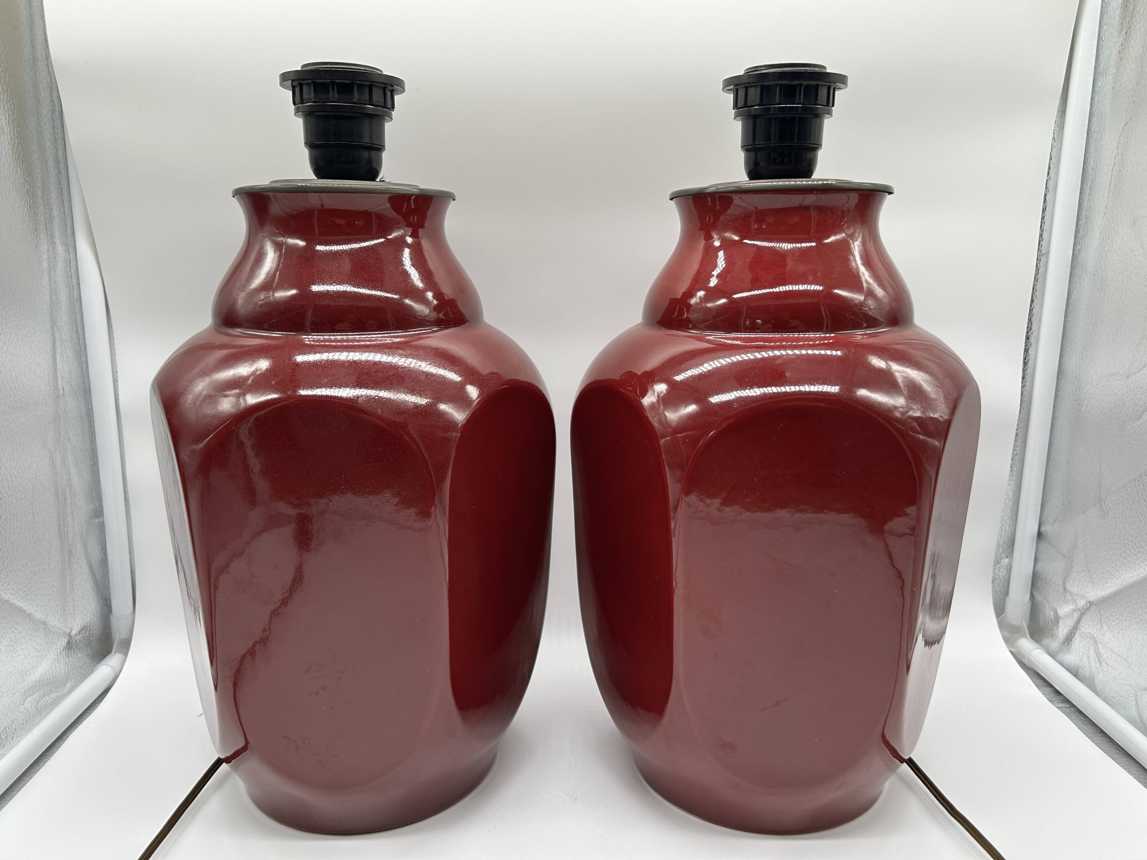 Paire de lampes rouge sang de boeuf de style asiatique
