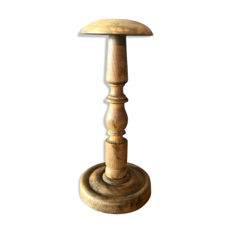 Old hat holder