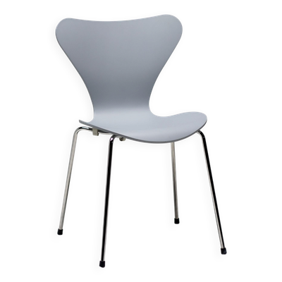 Chaise Arne Jacobsen Série 7 signée par Maarten Baas en édition limitée