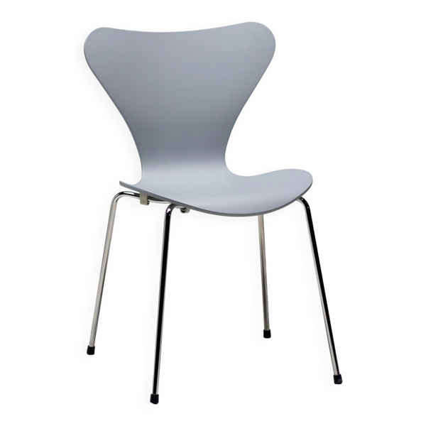 Chaise Arne Jacobsen Série 7 signée par Maarten Baas en édition limitée