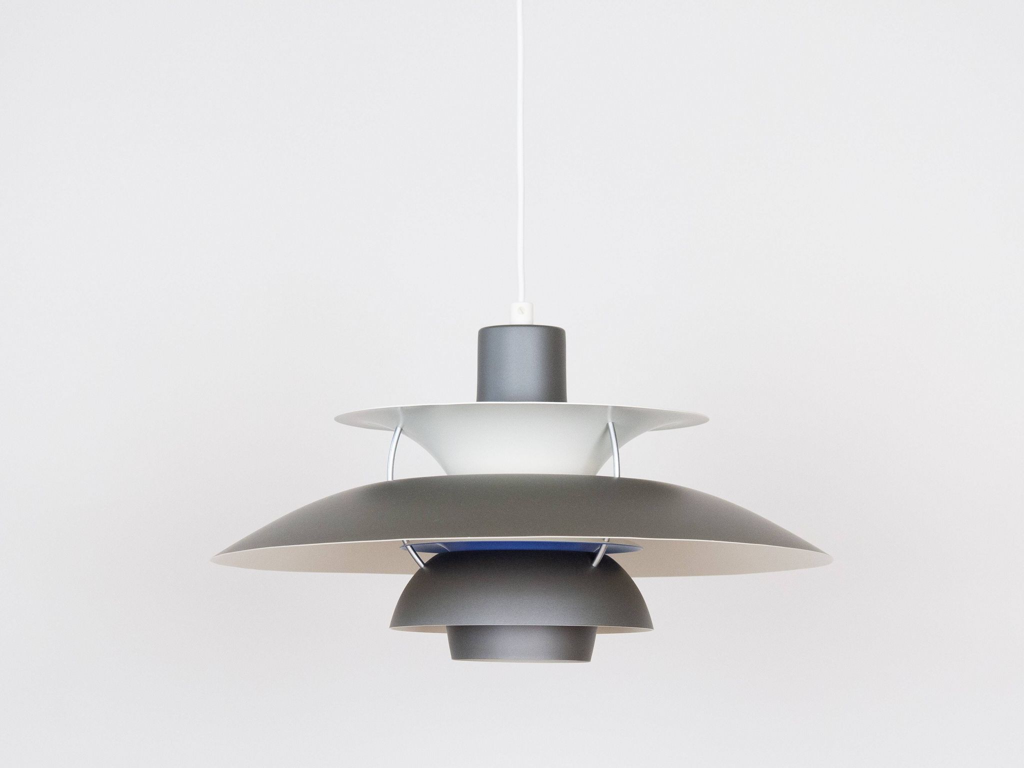 Suspension danoise PH 5 par Poul Henningsen, Louis Poulsen