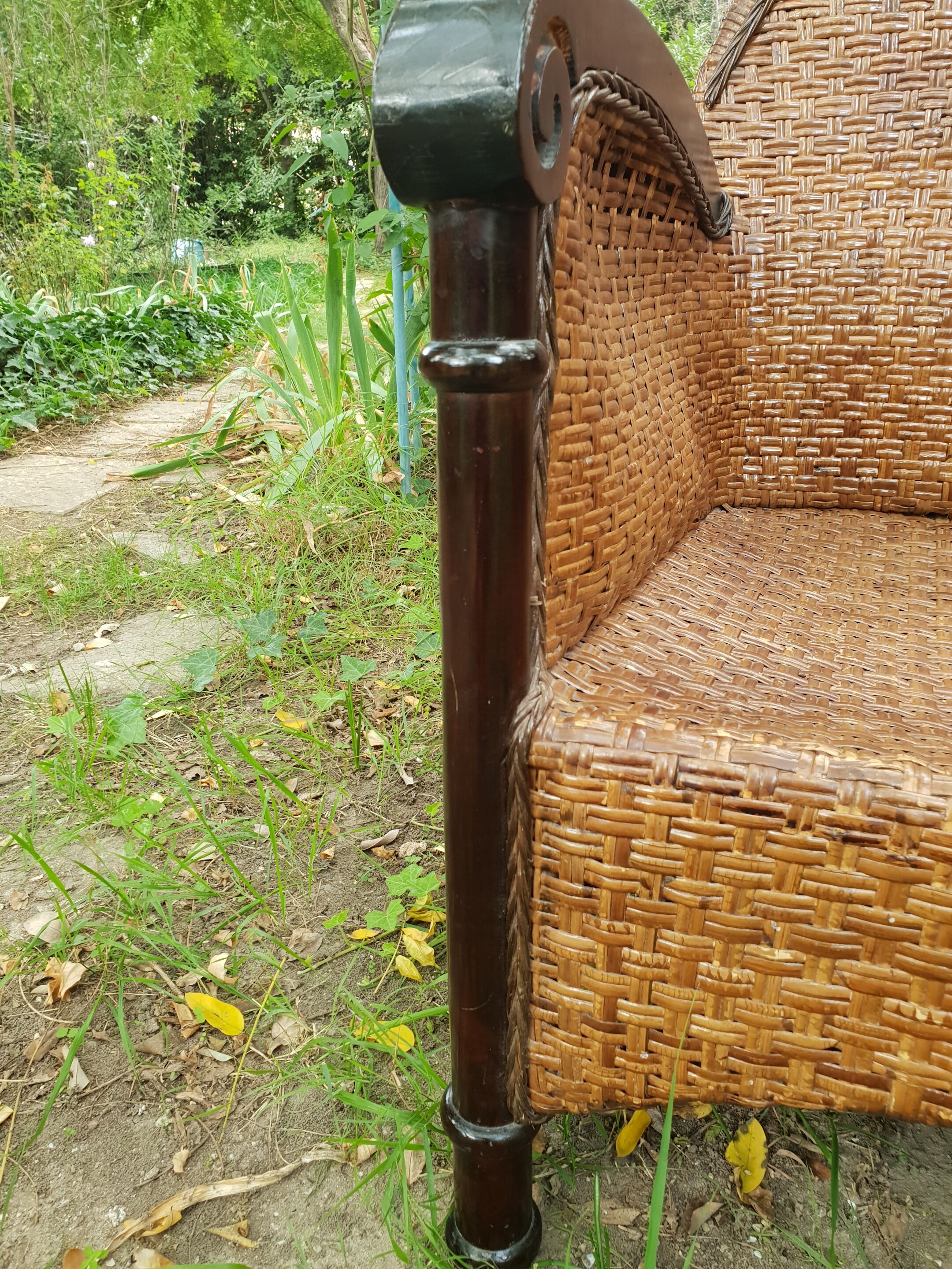 Paire de fauteuils en bois et rotin 1980