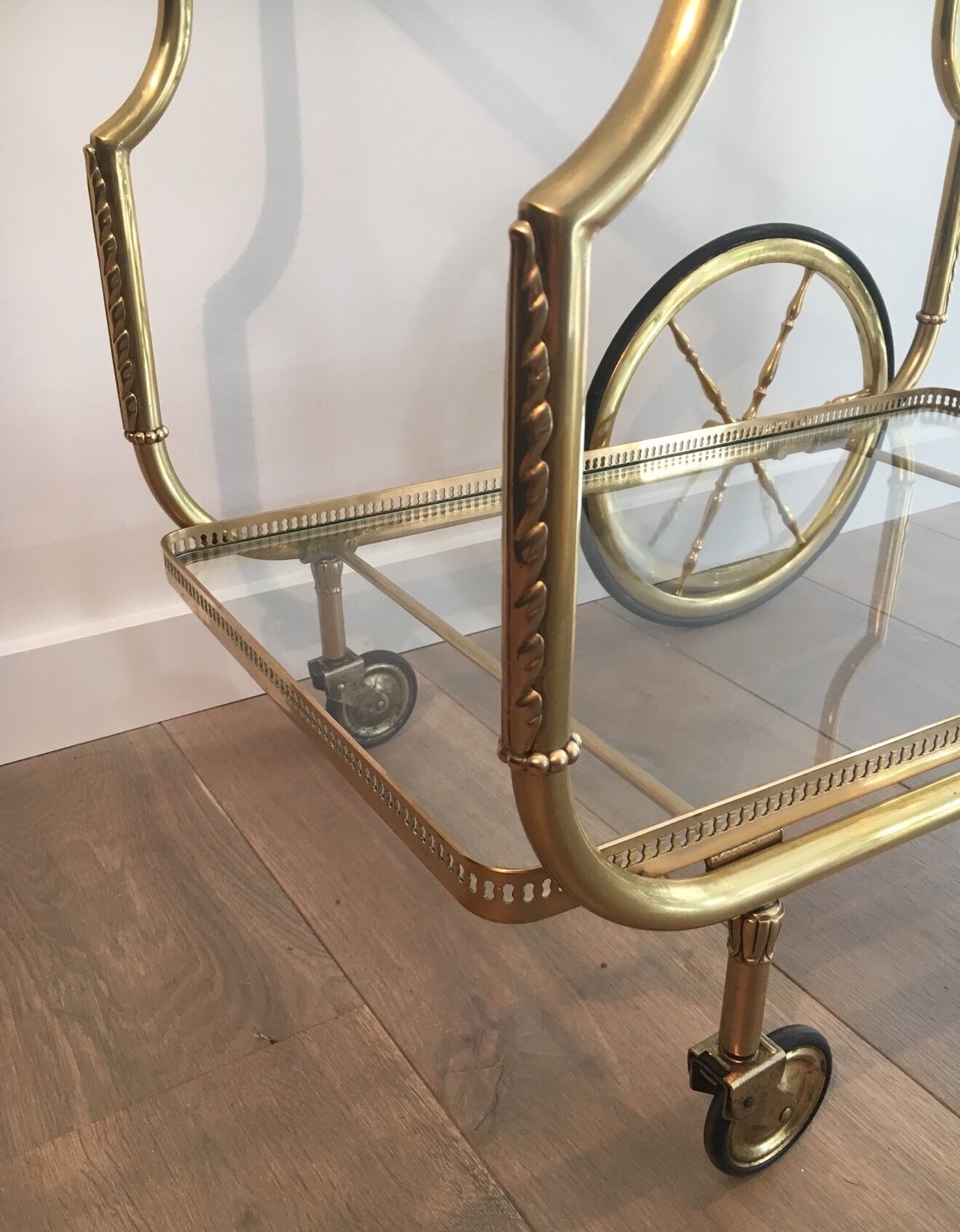 Neo-classical table in gilded metal and glass