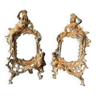 Pair of Louis XV style bronze Rocaille photo frames with figures, 19th century