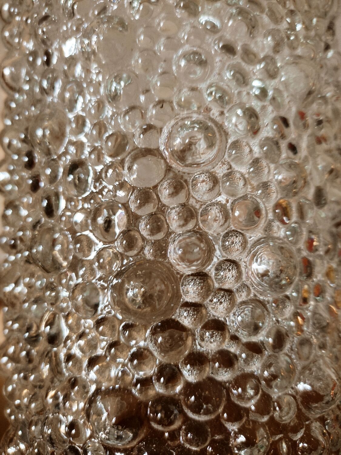 Cylindrical tulip in bubbled glass for suspension