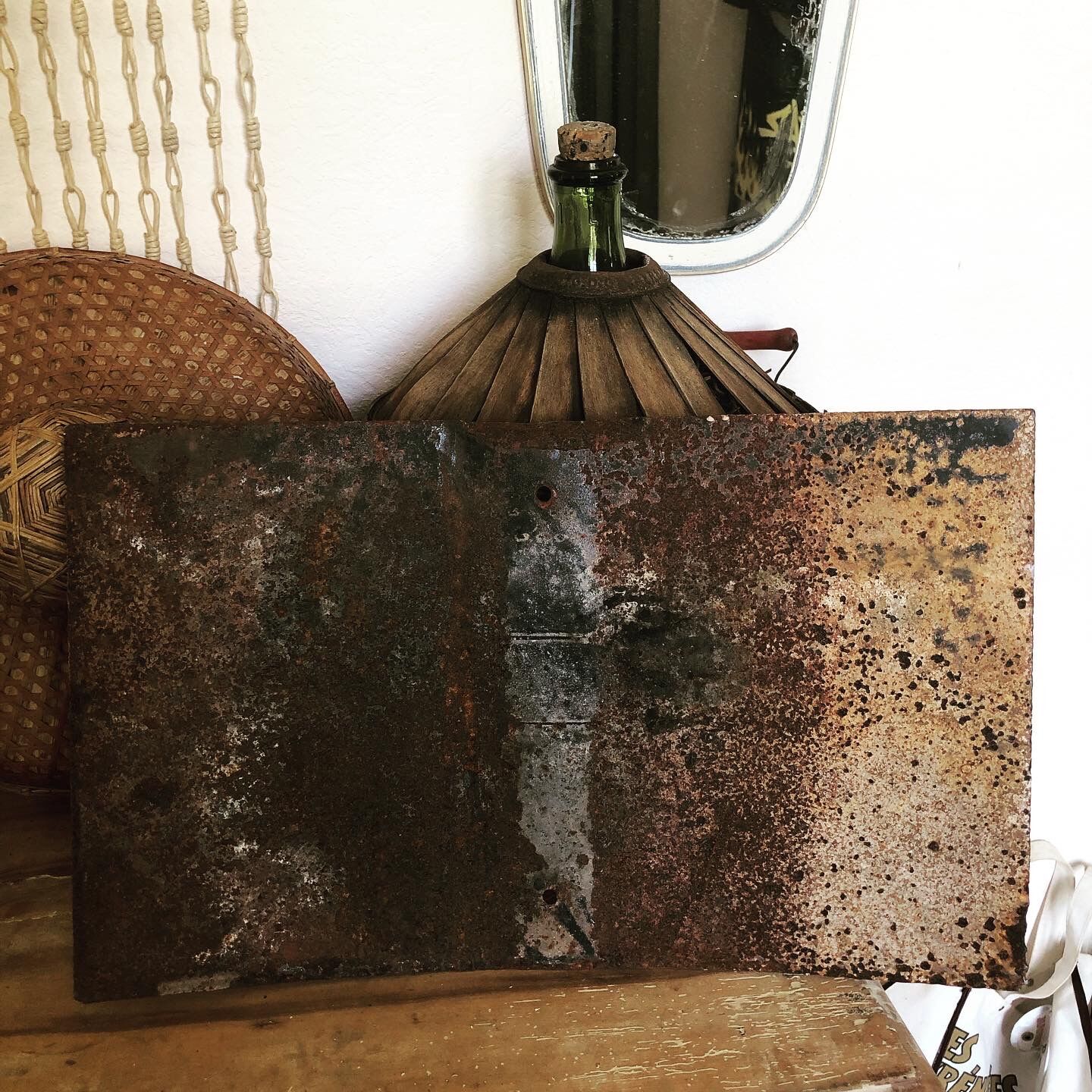 Private passage plate