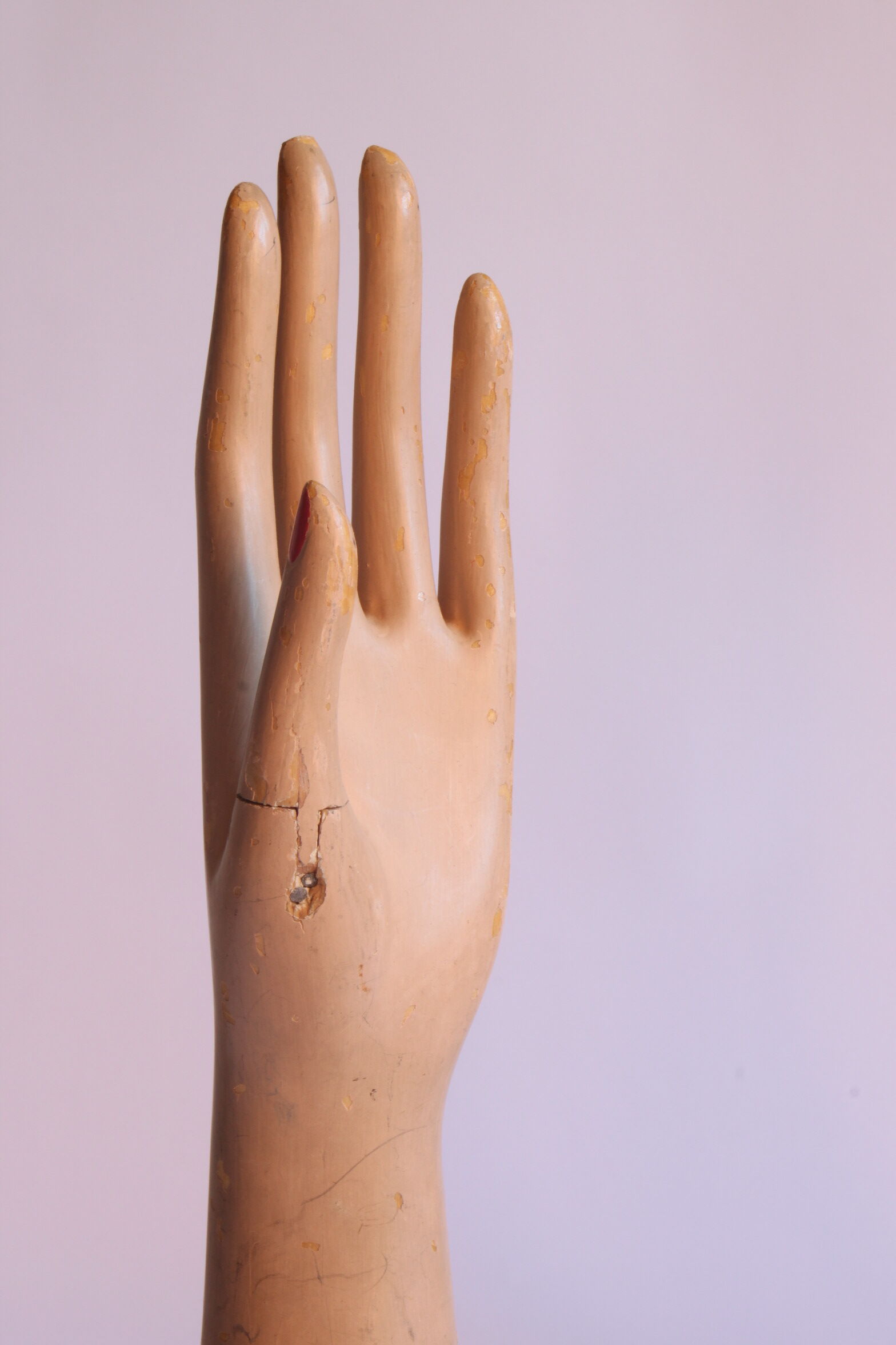 Gants en bois présentoirs de mannequins, années 1930, ensemble de 2.