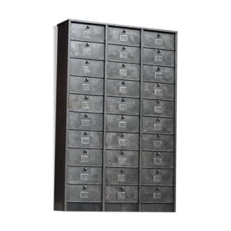 Strafor locker 30 valves