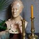 Buste de femme "l'élégante"XIXème en plâtre peint signé sur son socle en bois massif