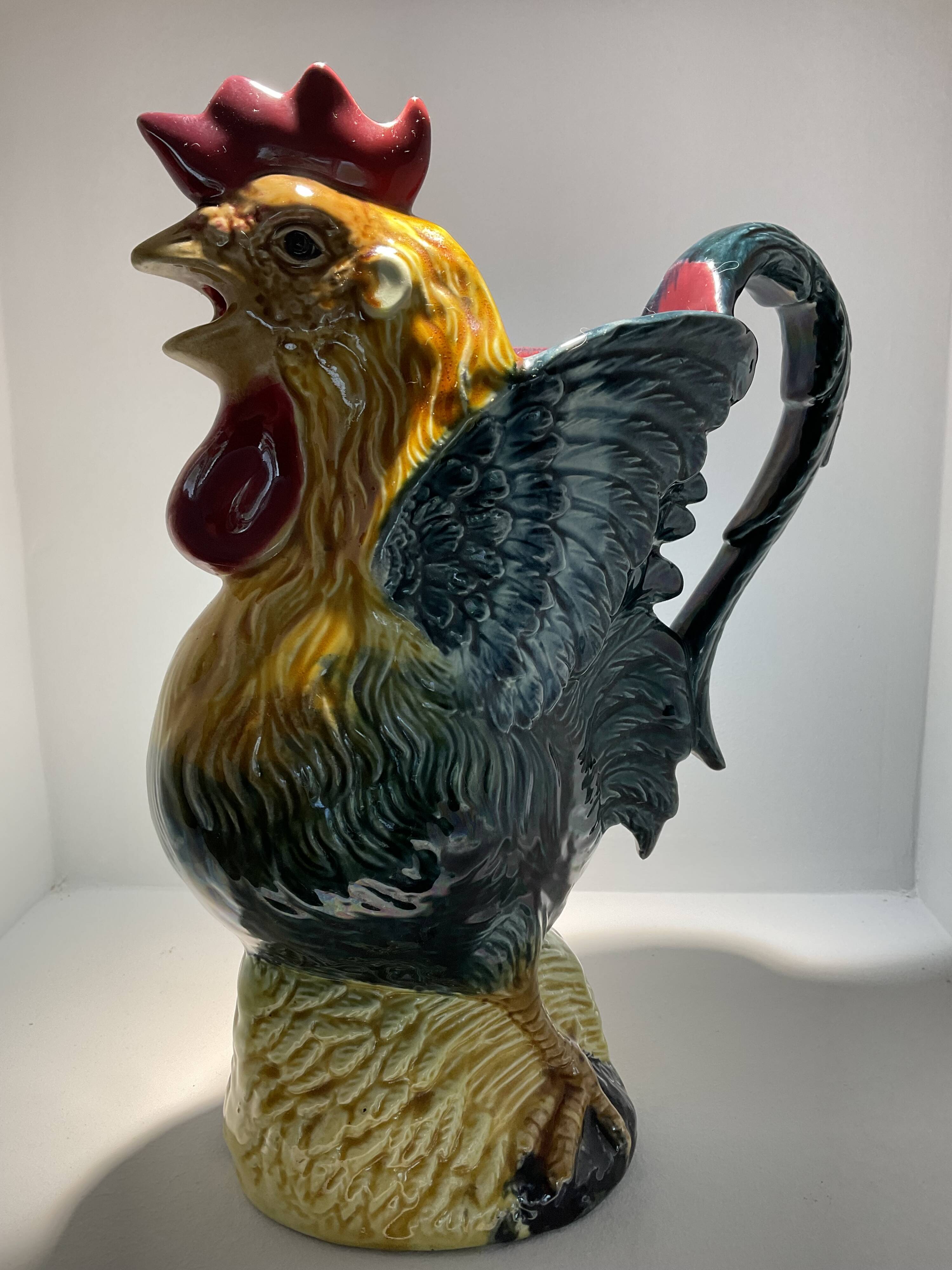 Rooster pitcher. Barbotine. Orchies