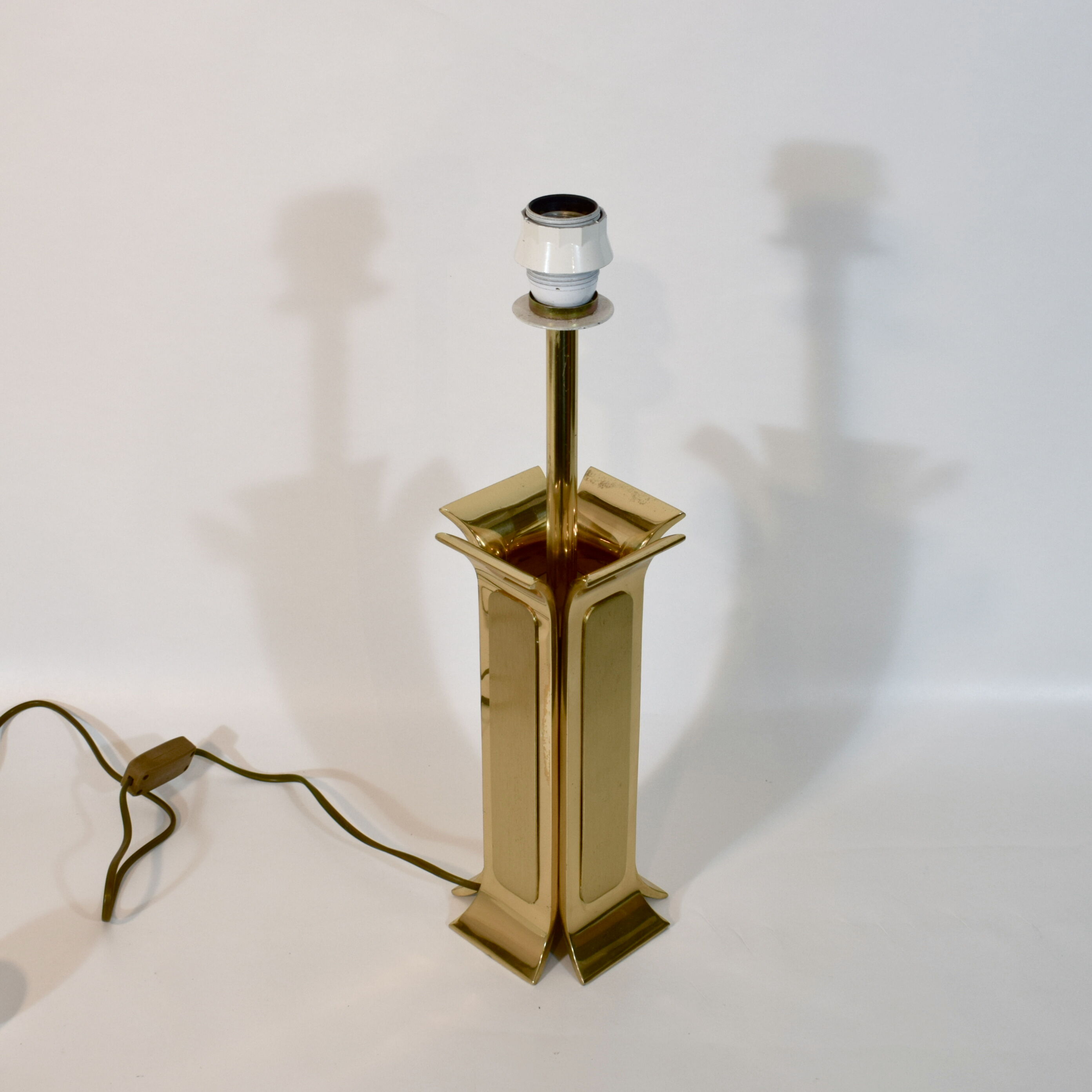 Vintage lamp in solid brass, design 1970 - 80