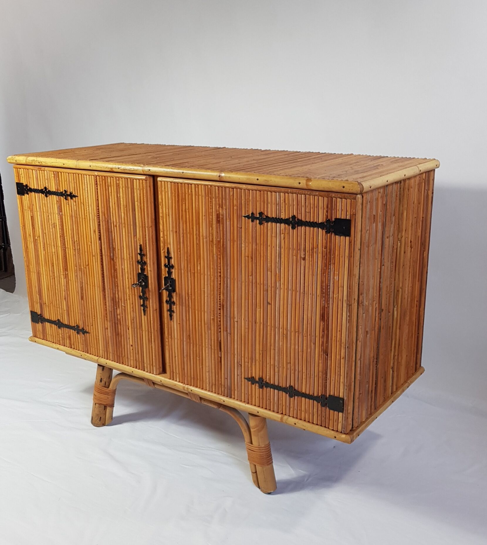 Buffet in rattan 50s