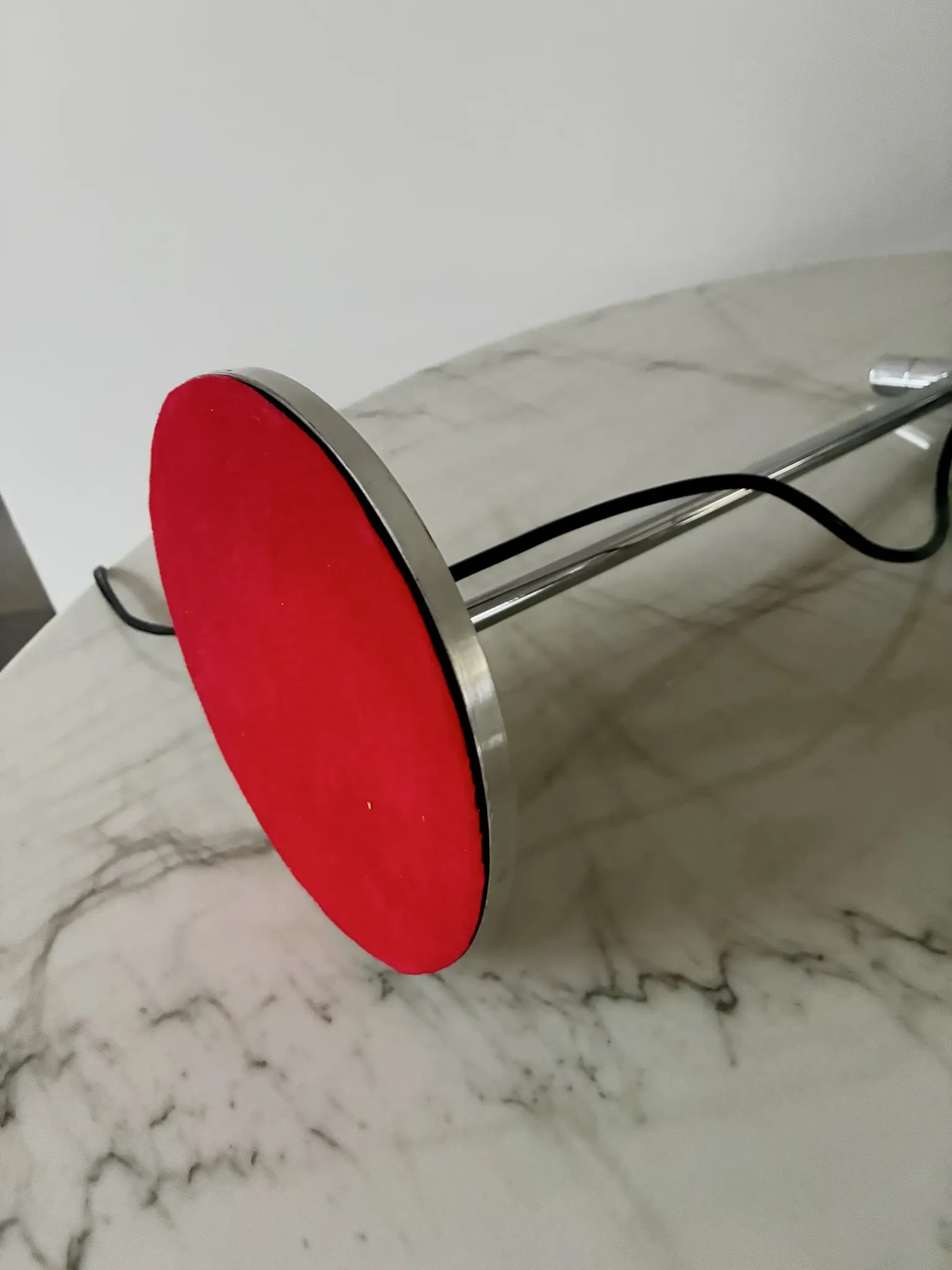Very nice vintage 1970 articulated table lamp in good condition.