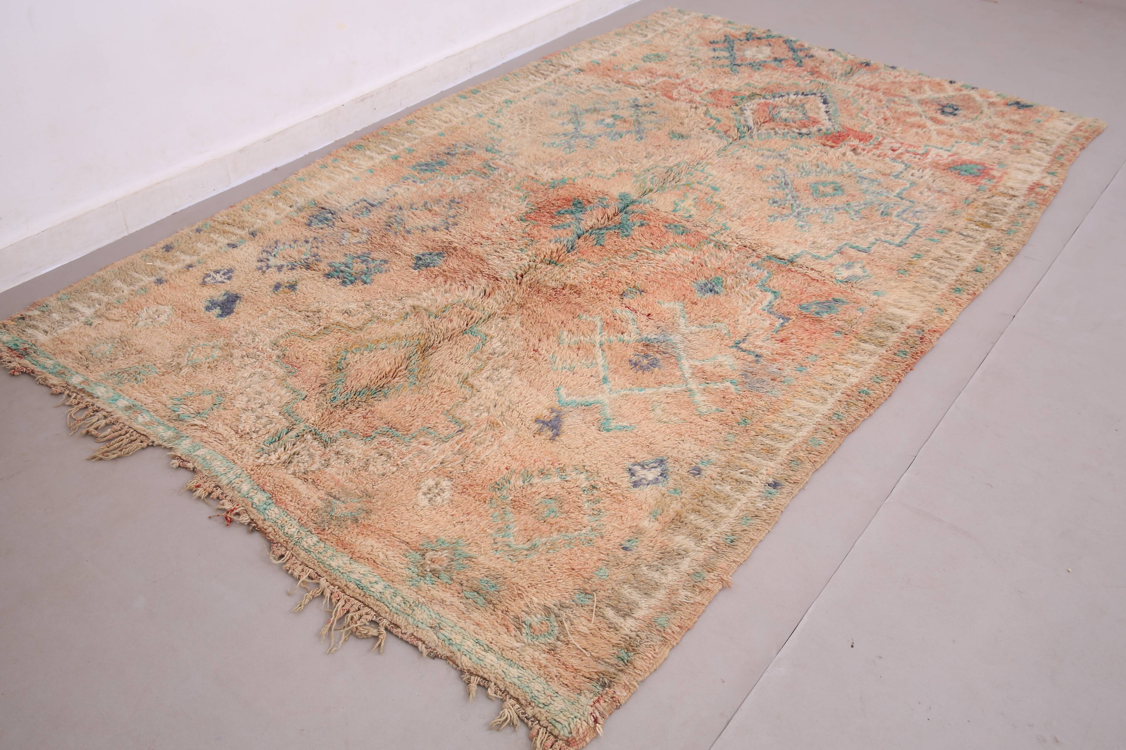 Peach Vintage Moroccan Rug 178 x 271 cm - Berber Wool Rug - Handmade Rug
