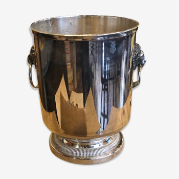 Champagne bucket in silver metal lion's heads