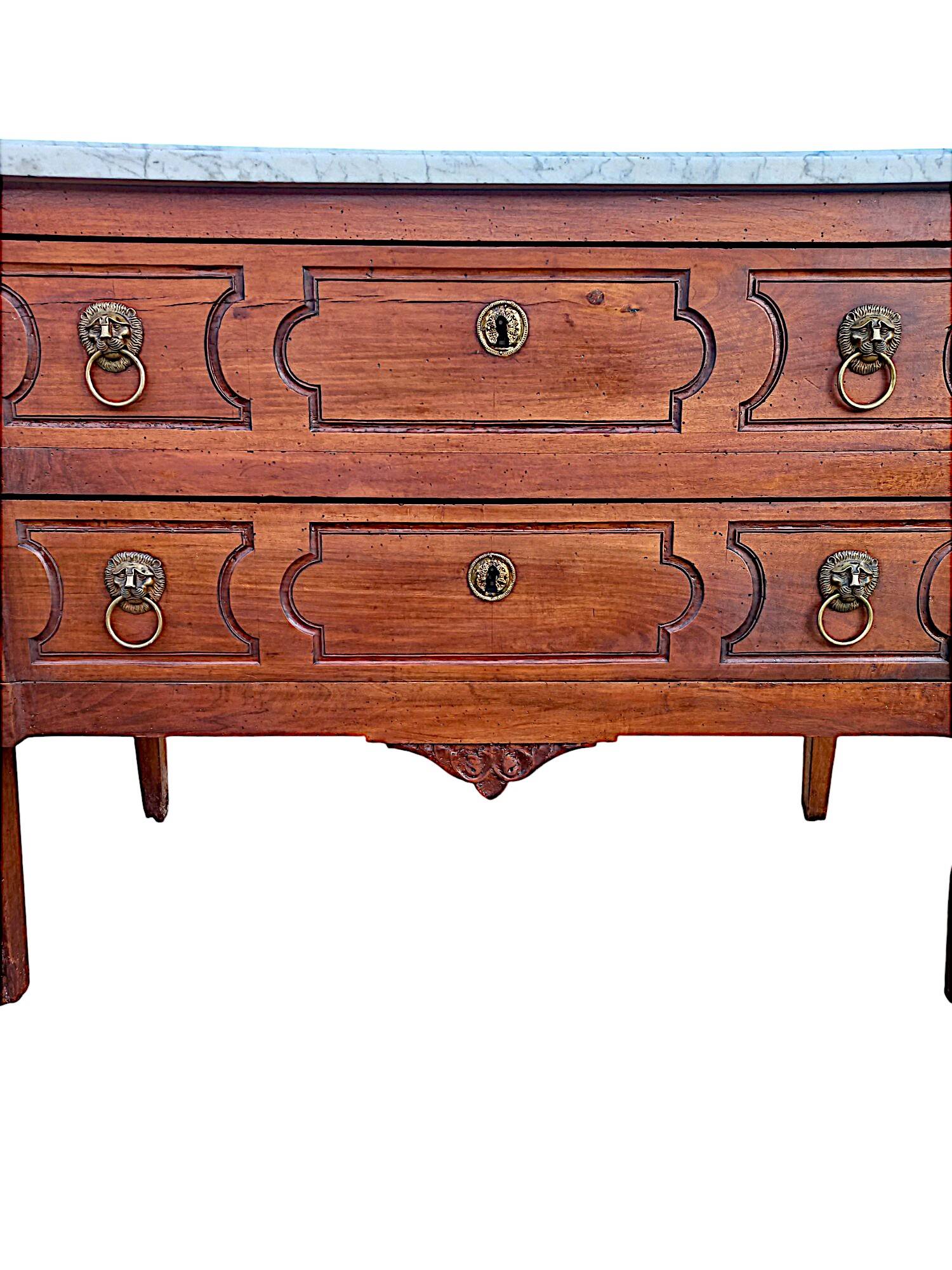 Commode sauteuse Louis XVI en bois fruitier