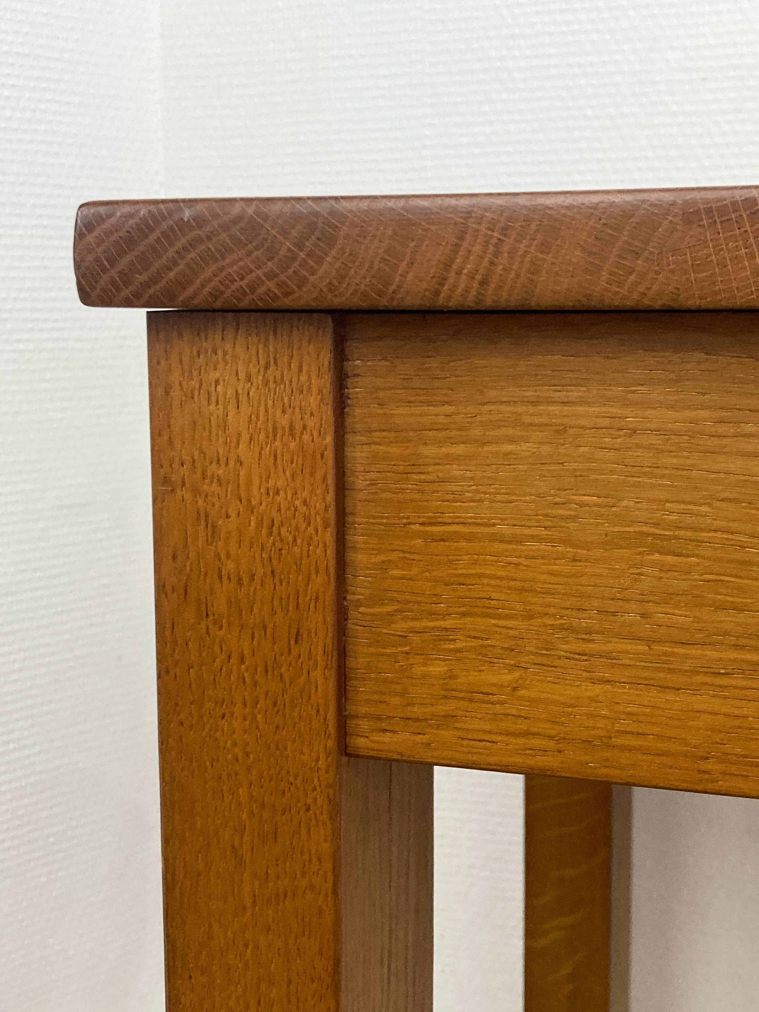 Petite table carrée en chêne massif, 50 × 50 cm