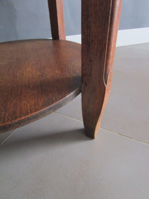 Old oak pedestal table