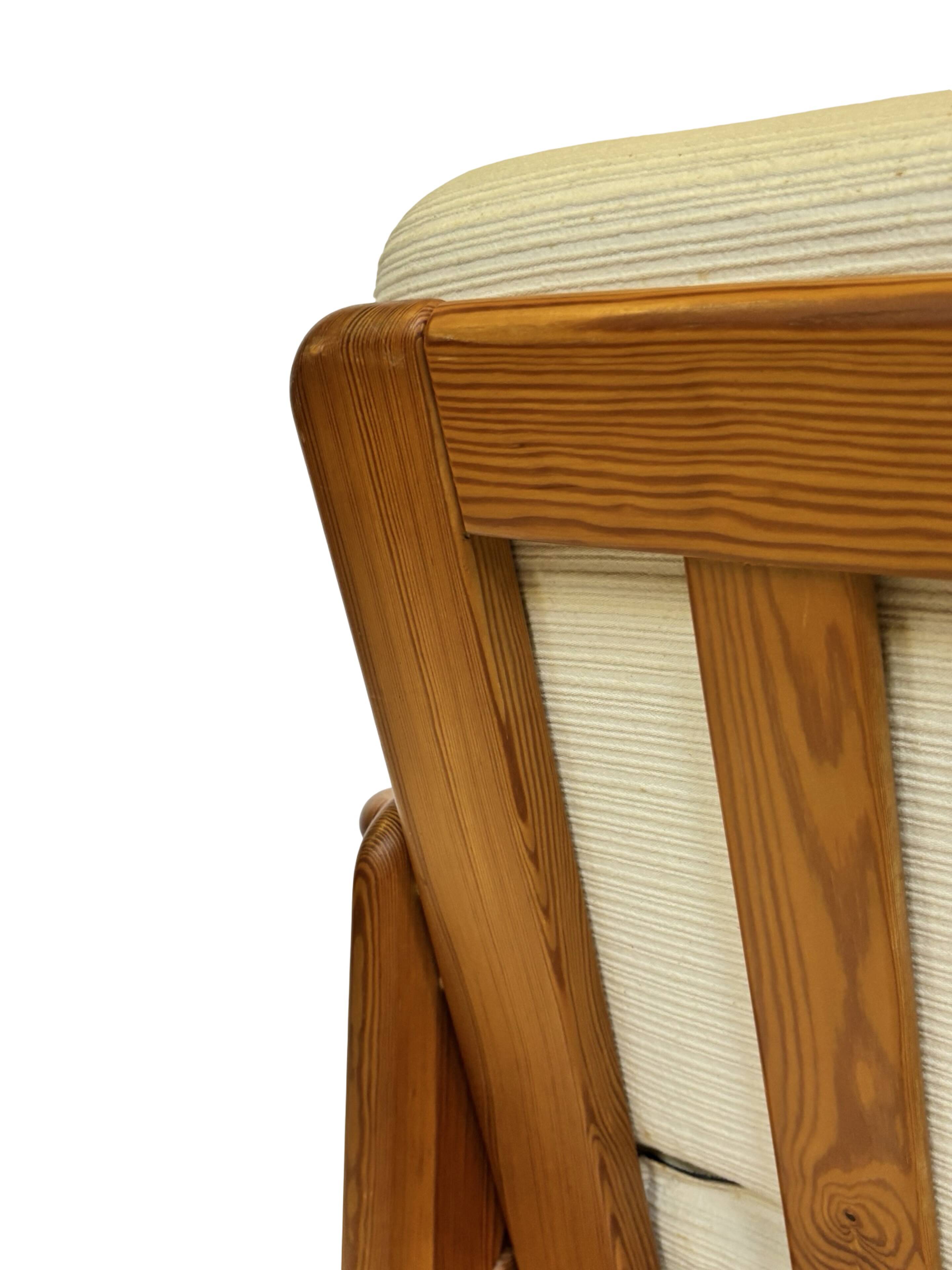 Canapé vintage deux places en pin des années 70 au design minimaliste