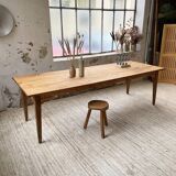Farmhouse table with spindle legs 2.50m