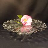 Presentation dish on glass foot