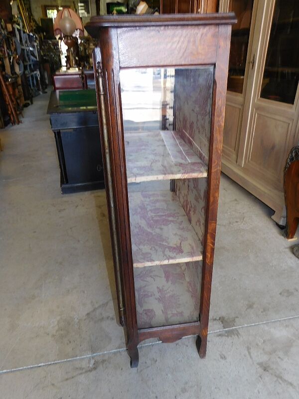 Showcase 1 door in oak