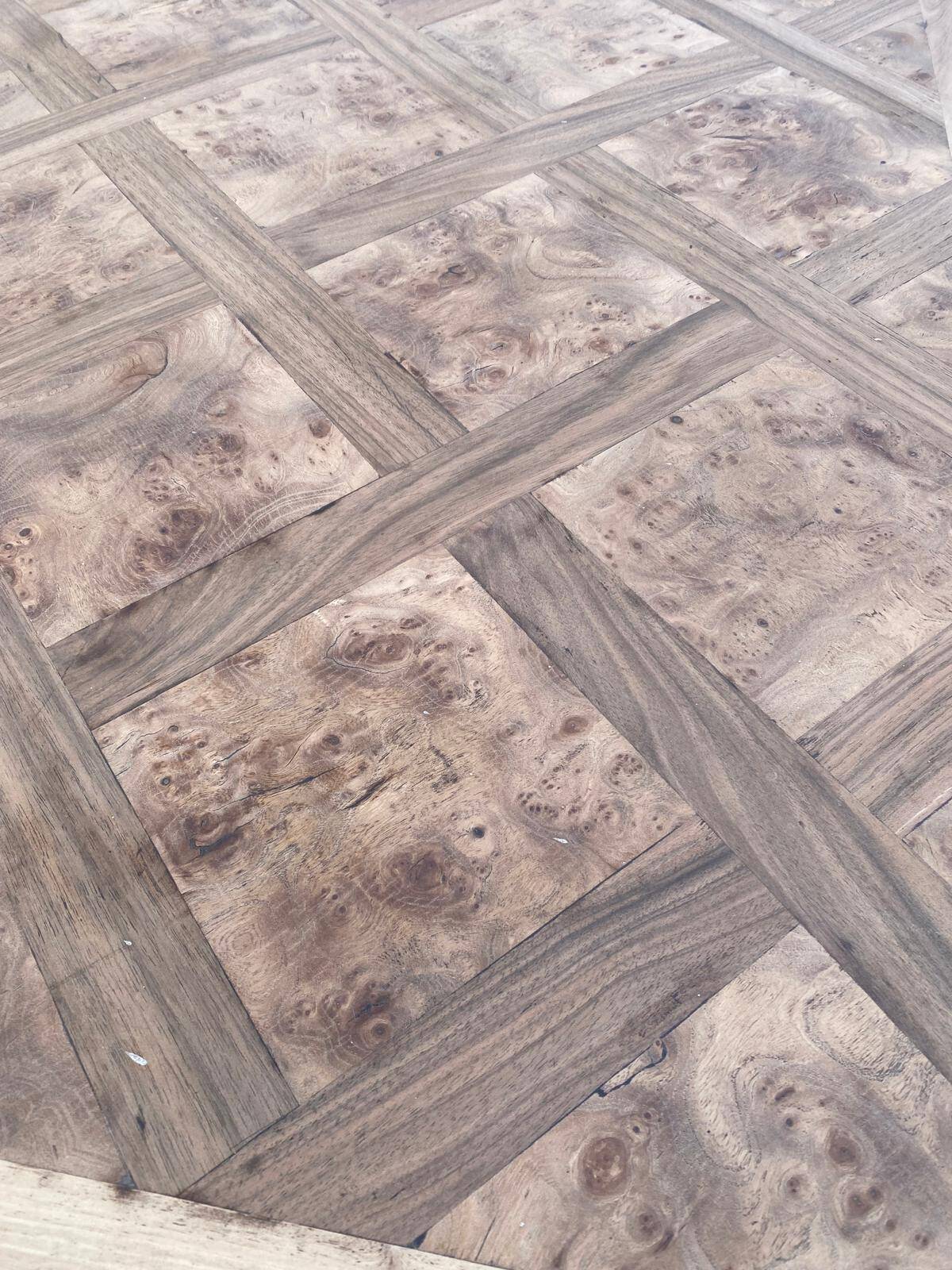 Louis XV extendable dining table, renovated, walnut, 250cm, 18th century.